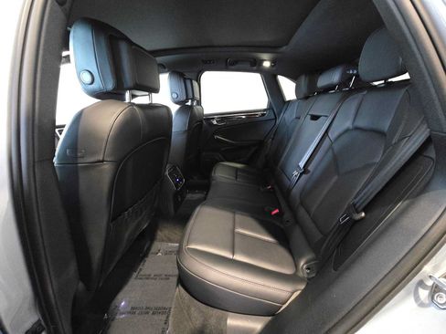 Used 2025 Porsche Macan AWD/4WD image 17