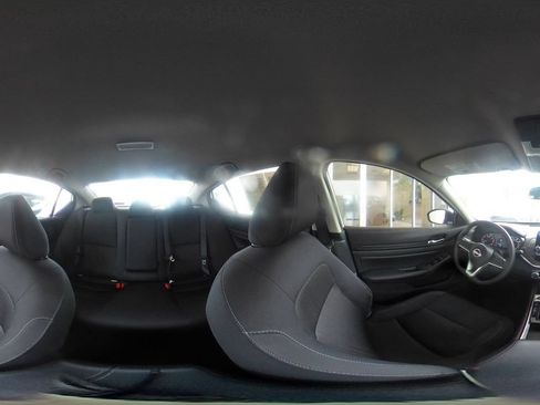 Used 2025 Nissan Altima 2.5 SV FWD image 42