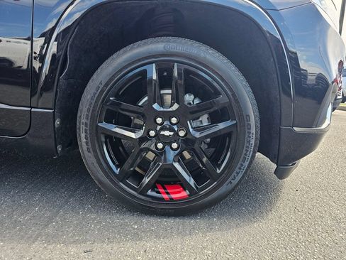 Used 2021 Chevrolet Traverse Premier w/ Redline Edition AWD/4WD image 9