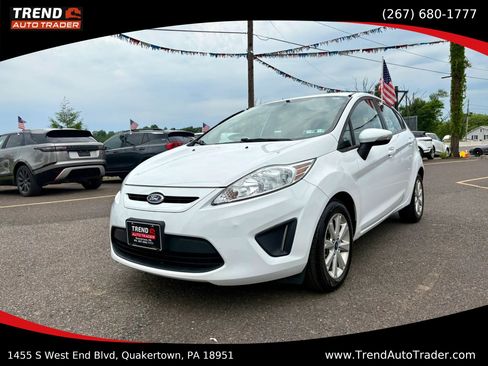 Used 2013 Ford Fiesta SE FWD image 1
