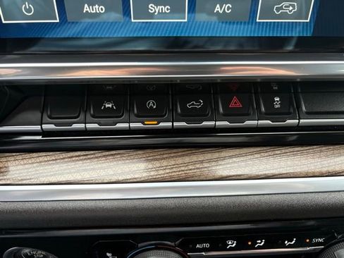 Used 2022 Chevrolet Silverado 1500 LT image 20