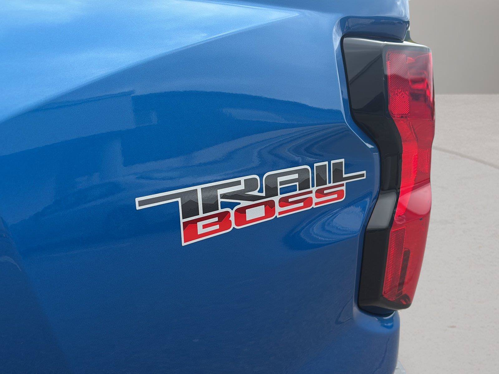 Used 2024 Chevrolet Colorado Trail Boss w/ Advanced Trailering Package AWD/4WD image 35