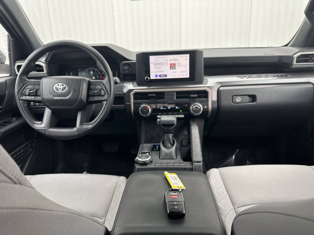 Used 2025 Toyota Tacoma SR5 AWD/4WD image 29