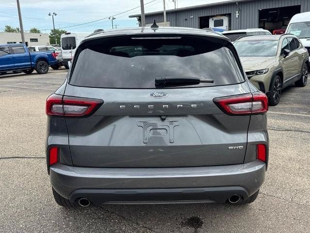Used 2023 Ford Escape ST-Line Elite AWD/4WD image 4