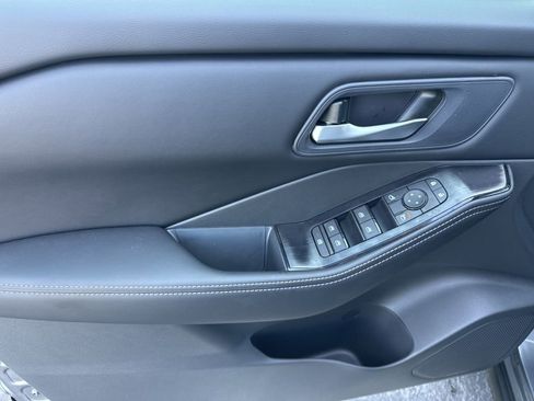 New 2026 Nissan Rogue SV FWD image 12