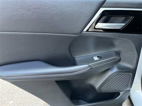 Used 2023 Mitsubishi Outlander SE Black Edition image 18