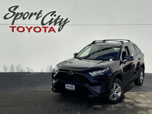 Used 2025 Toyota RAV4 XLE w/ Convenience Package image 1