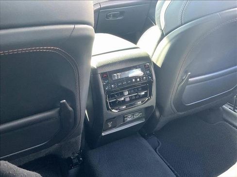Used 2025 Jeep Grand Cherokee Summit AWD/4WD image 25