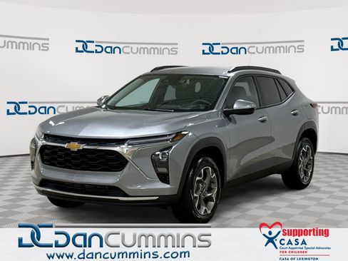 New 2026 Chevrolet Trax LT w/ LT Convenience Package FWD image 1