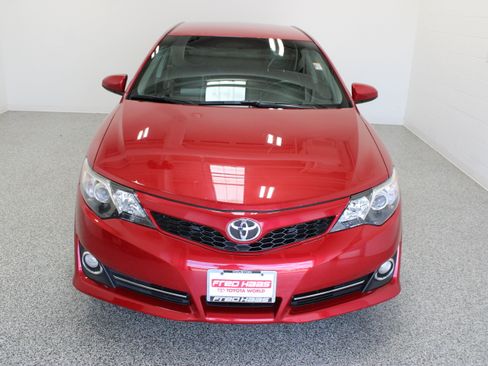 Used 2012 Toyota Camry SE FWD image 3