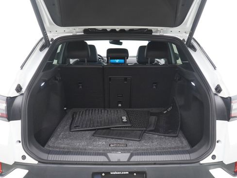 Used 2023 Volkswagen ID.4 Pro S image 16