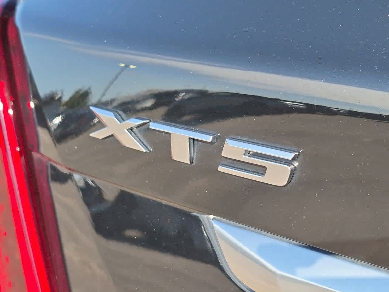Used 2024 Cadillac XT5 Premium Luxury w/ LPO, Floor Liner Package AWD/4WD image 12