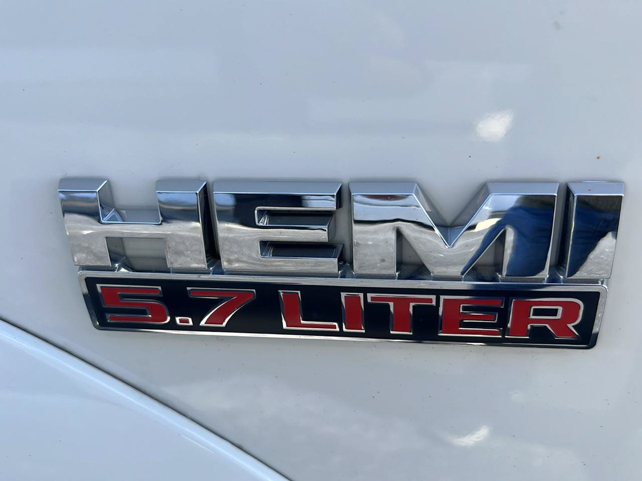 Used 2016 RAM 1500 Laramie Longhorn AWD/4WD image 3