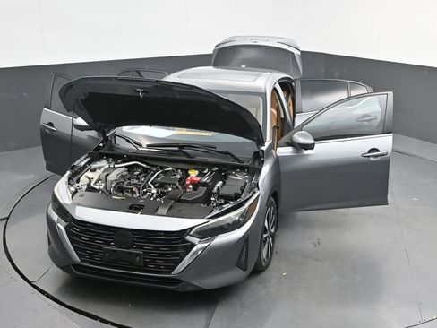 Used 2024 Nissan Sentra SV w/ SV Premium Package image 44