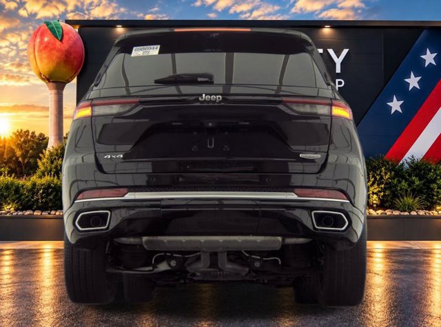 Used 2022 Jeep Grand Cherokee Summit AWD/4WD image 18