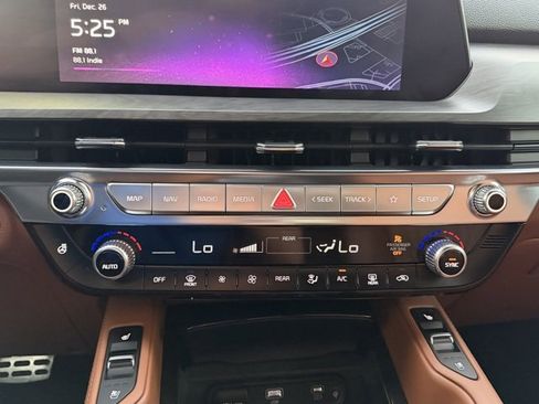 Used 2023 Kia Telluride SX X-Line image 12