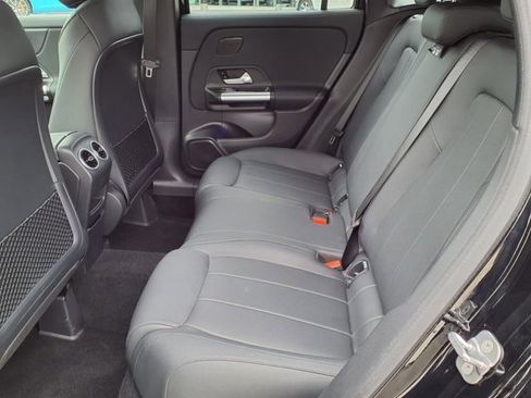 Used 2025 Mercedes-Benz GLA 250 image 17