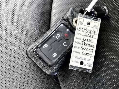 Used 2024 GMC Terrain AT4 w/ Tech Package AWD/4WD image 15
