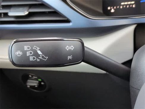 Used 2024 Volkswagen Taos SE image 27