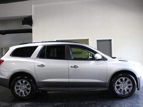 Used 2012 Buick Enclave Leather FWD image 2