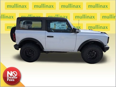 New 2025 Ford Bronco Base image 2