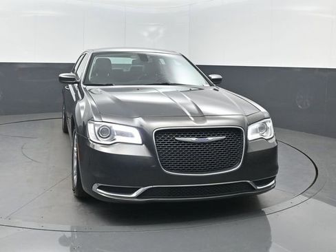Used 2019 Chrysler 300 Touring L w/ Quick Order Package 22F image 37