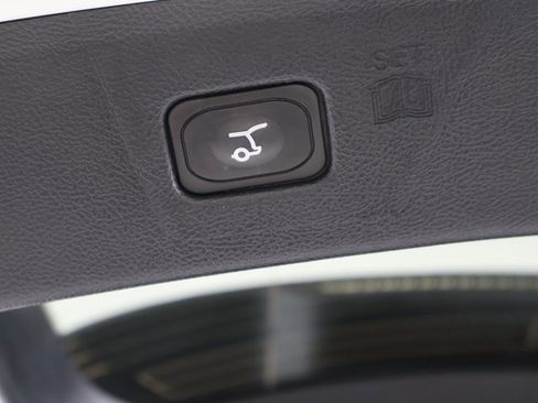 Used 2024 Ford Edge Titanium w/ Titanium Elite Package image 17