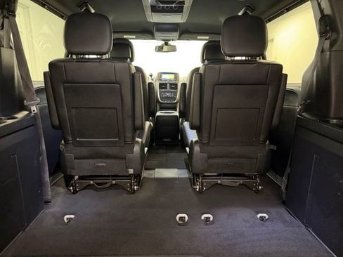 Used 2018 Dodge Grand Caravan GT FWD image 35