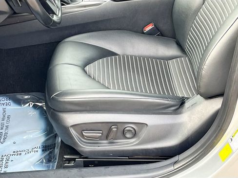 Used 2024 Toyota Camry SE image 18