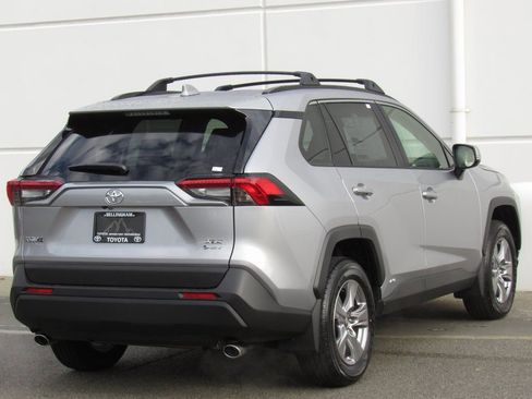 New 2025 Toyota RAV4 XLE w/ Convenience Package AWD/4WD image 6
