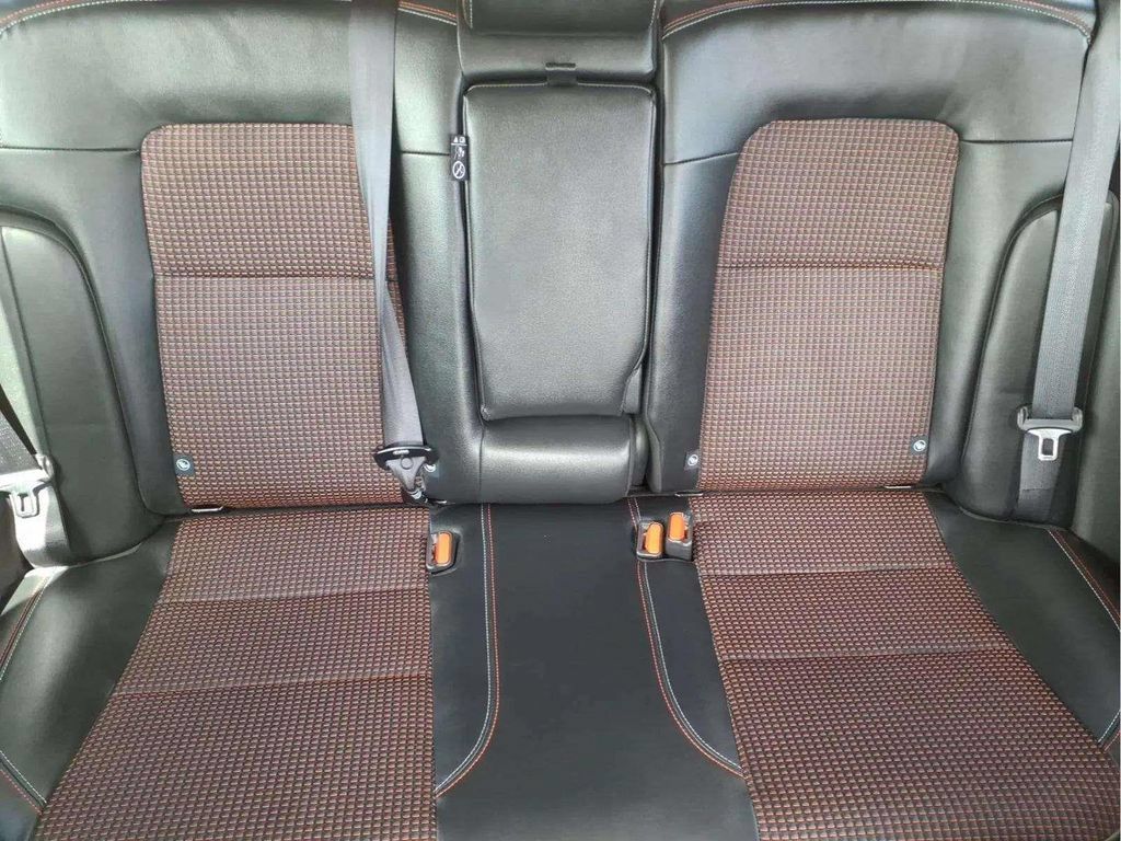 Used 2025 Nissan Kicks SR AWD/4WD image 16