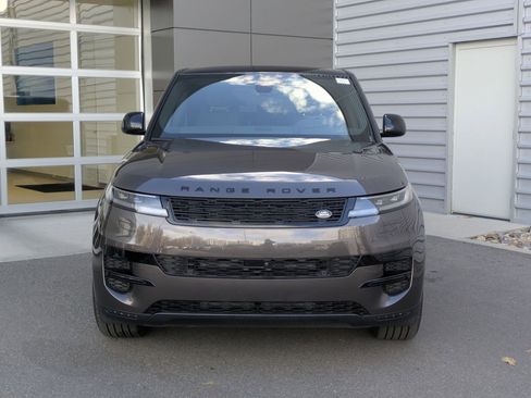 Used 2025 Land Rover Range Rover Sport SE image 11