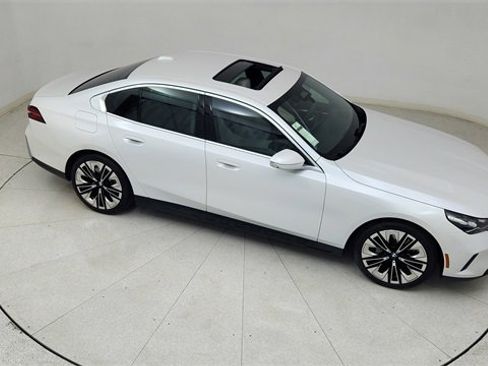 Used 2026 BMW 540i xDrive image 75