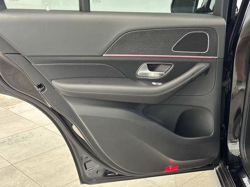 Certified 2025 Mercedes-Benz GLE 450e 4MATIC w/ Driver Assistance Package image 17