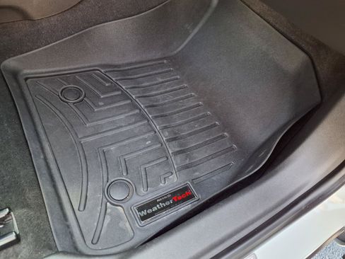 Used 2021 Buick Envision Avenir w/ Technology Package II FWD image 31