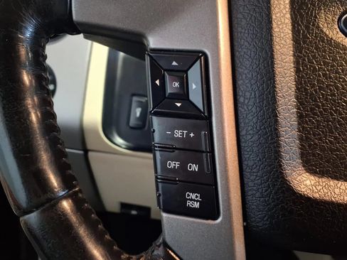 Used 2017 Ford Expedition Limited w/ Equipment Group 301A AWD/4WD image 32