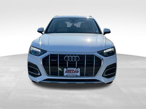 Used 2023 Audi Q5 2.0T Premium w/ Convenience Package AWD/4WD image 2