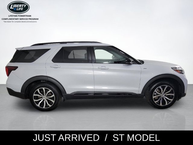 Used 2026 Ford Explorer ST-Line AWD/4WD image 2