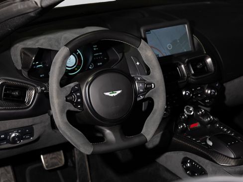 Used 2023 Aston Martin V8 Vantage Roadster RWD image 41