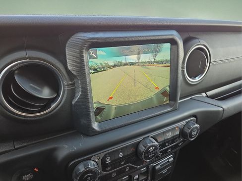 Used 2021 Jeep Gladiator Overland w/ Popular Equipment Package image 17