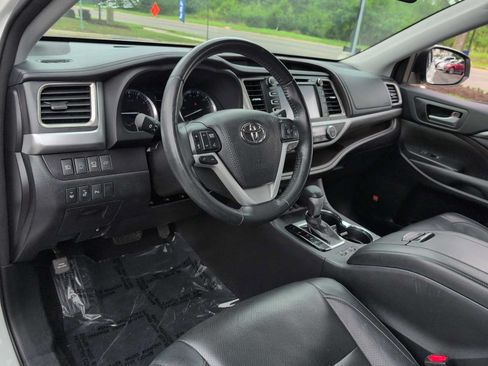 Used 2018 Toyota Highlander Limited Platinum AWD/4WD image 10