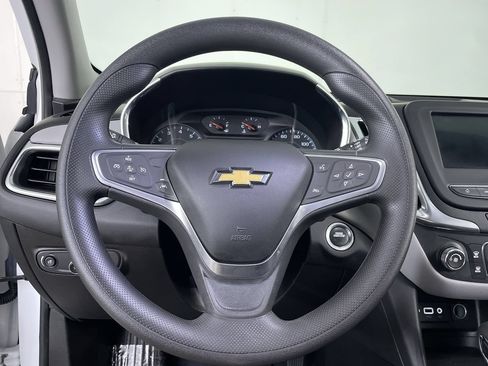 Used 2022 Chevrolet Equinox LS AWD/4WD image 14
