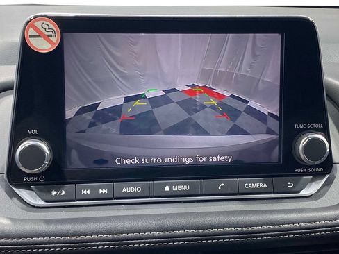 Used 2024 Nissan Rogue S FWD image 29
