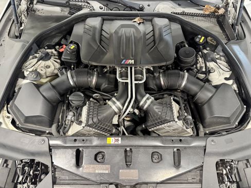 Used 2015 BMW M6 Convertible image 17