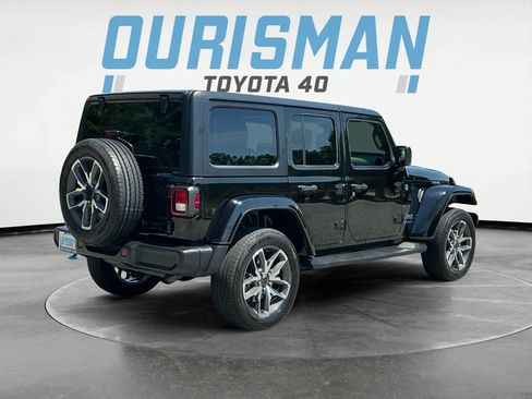 Used 2024 Jeep Wrangler Unlimited w/ Convenience Group AWD/4WD image 7