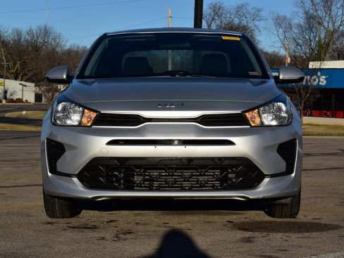Used 2022 Kia Rio LX image 2