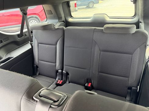 Used 2022 GMC Yukon XL SLE w/ Gmc Pro Safety Plus Package AWD/4WD image 12