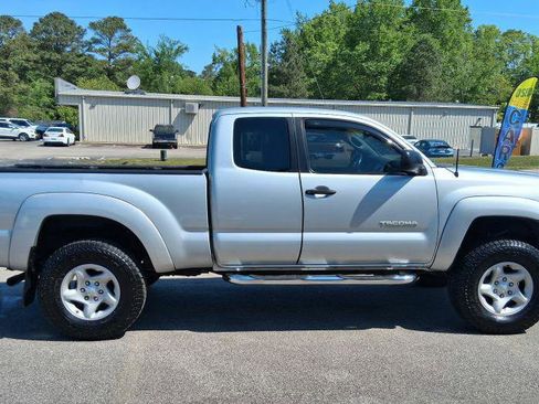 Used 2005 Toyota Tacoma PreRunner image 1