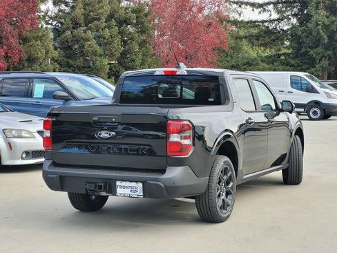 New 2025 Ford Maverick Lariat w/ Black Appearance Package image 29