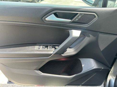 Used 2019 Volkswagen Tiguan SE w/ Panoramic Sunroof Package image 7